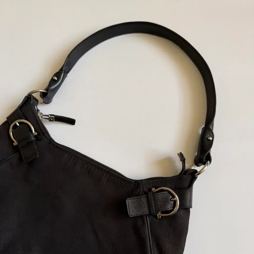 [SOLD OUT] Salvatore Ferragamo 페라가모 숄더백