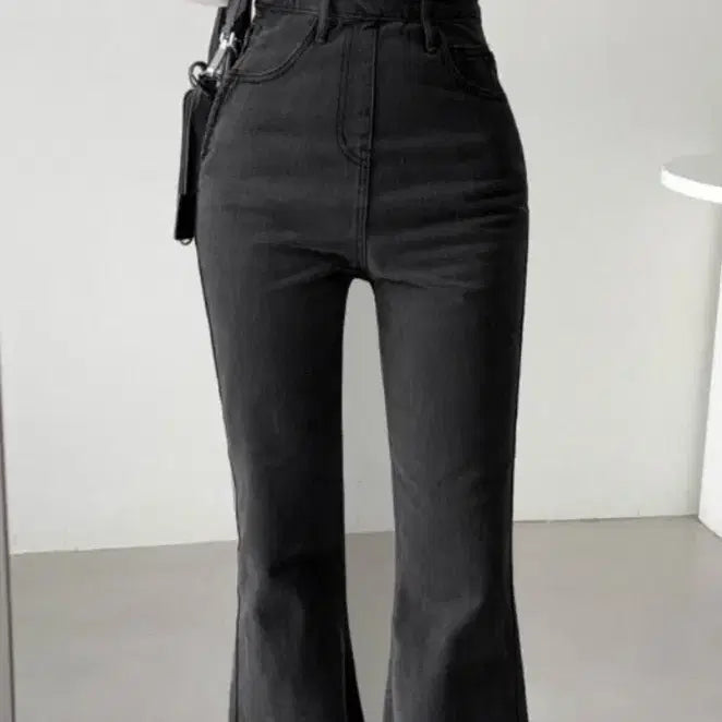 [BUNJANG] Black Denim Bell-Bottom Overalls Pants M Size / 부츠컷 데님 흑청 멜빵 팬츠