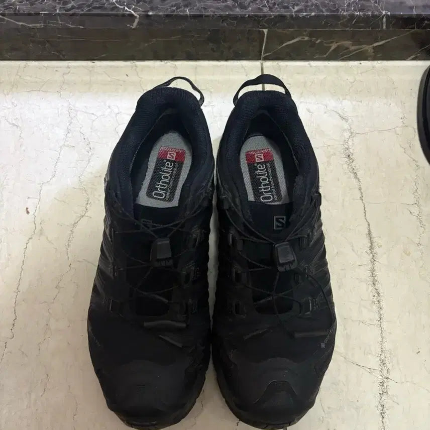 [BUNJANG] Salomon Gore-Tex Black Hiking Shoes / 살로몬 고어텍스 블랙 운동화