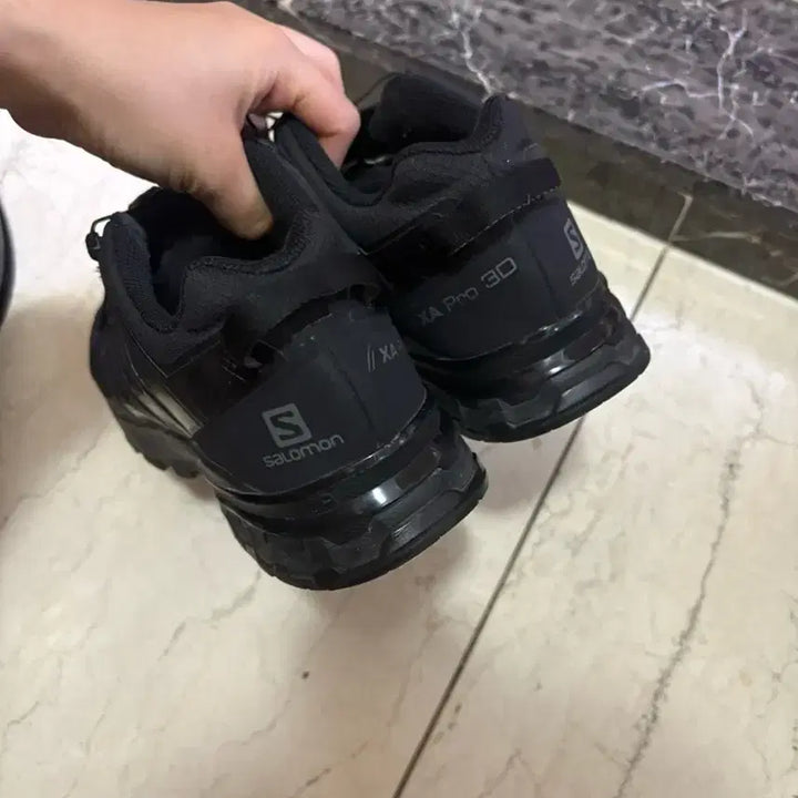 [BUNJANG] Salomon Gore-Tex Black Hiking Shoes / 살로몬 고어텍스 블랙 운동화