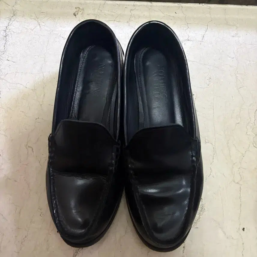 [BUNJANG] Nothing Written Enamel Loafers / 낫띵리튼 로퍼