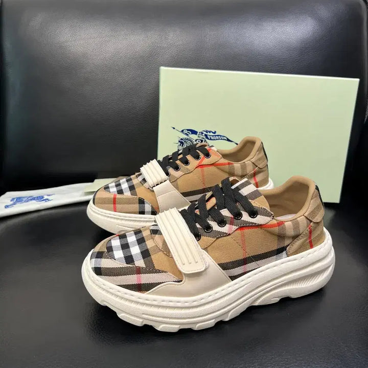[BUNJANG] Burberry Check Sneakers (Men&