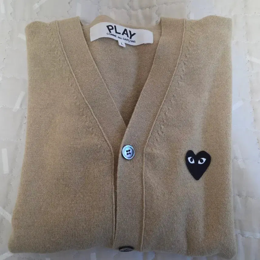 [BUNJANG] Comme des Garçons Play Beige Cardigan L / 꼼데가르송 플레이 가디건 베이지 L 싸게 팝니다.