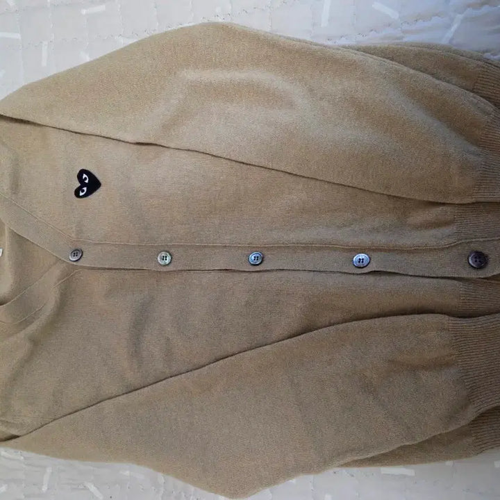 [BUNJANG] Comme des Garçons Play Beige Cardigan L / 꼼데가르송 플레이 가디건 베이지 L 싸게 팝니다.