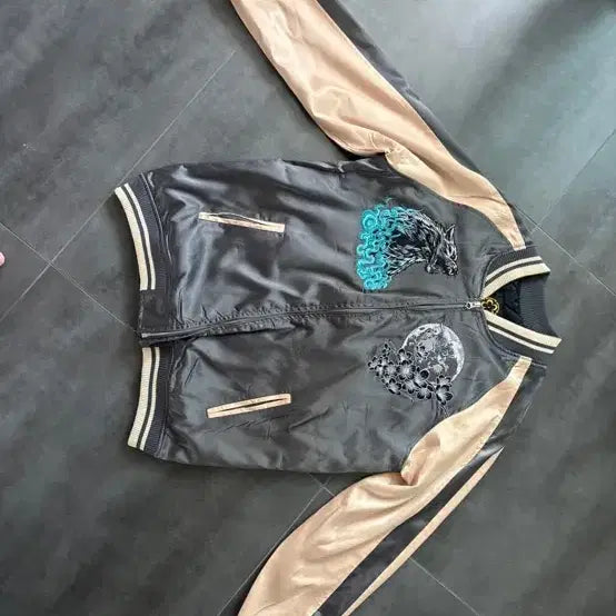 [BUNJANG] Vintage Wolf Embroidery Sukajan Jacket / 빈티지 늑대 자수 스카잔 / 레어 하이엔드 자켓