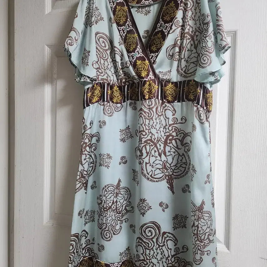 [BUNJANG] Mint Green Patterned V-Neck Dress / 민트색 패턴 브이넥 원피스