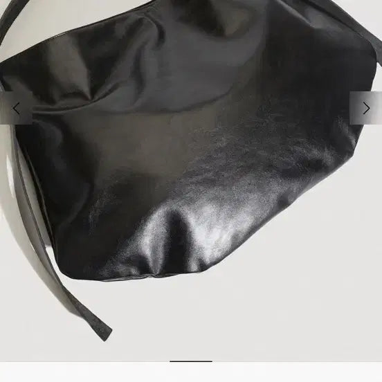 [BUNJANG] Le Fere Strap Shoulder Bag Black / 르페이스 스트랩 숄더백 블랙