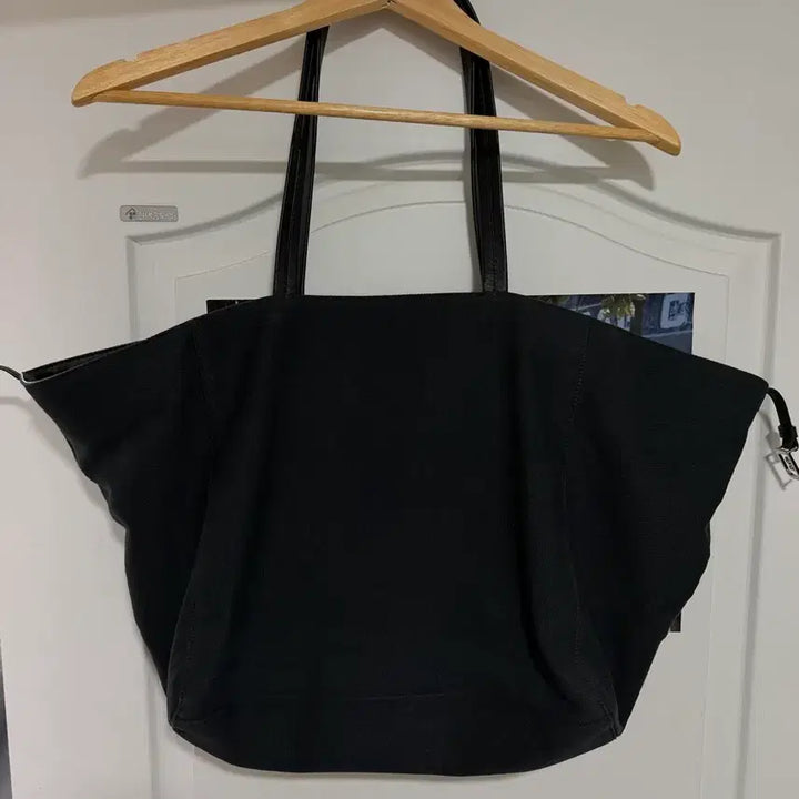 [BUNJANG] RECTO Leather Strap Shoulder Bag / 렉토 레더스트랩 숄더백