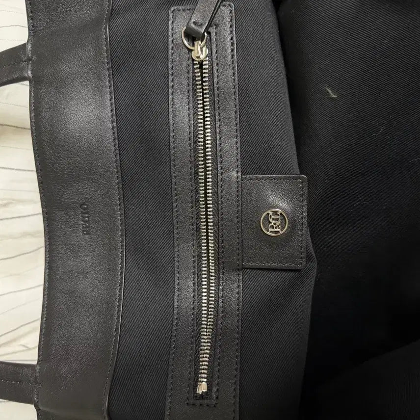 [BUNJANG] RECTO Leather Strap Shoulder Bag / 렉토 레더스트랩 숄더백