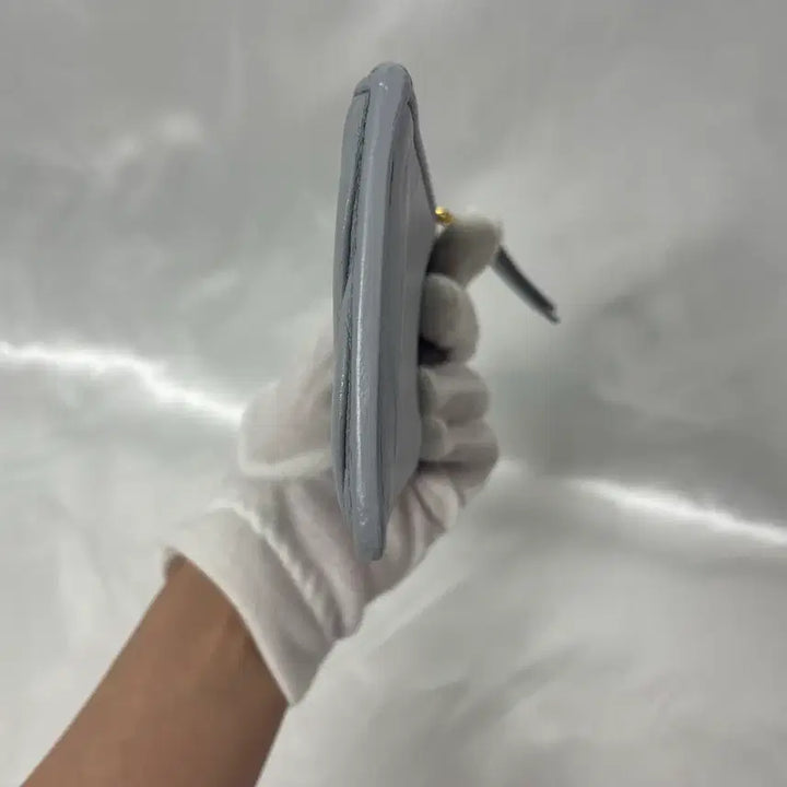 [BUNJANG] Miu Miu Matelasse Card Holder Sky Blue / 미우미우 마테라쎄 카드지갑 스카이블루 단품