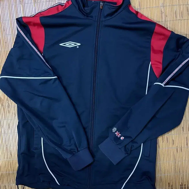 [SOLD OUT] 엄브로 트랙탑 XL 105