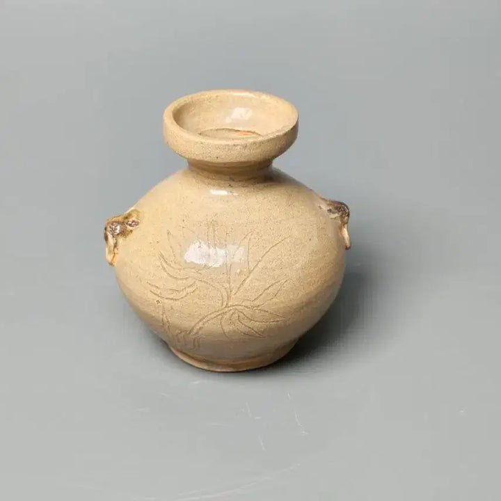 [BUNJANG] Northern Song Dynasty Yue Ware Celadon Carved Lotus Scroll Motif Kylin-shaped Jar (Authentic) / [진품] 북송 월요 청자 이계호 출토품 중국도자기 골동품 고미술품 수집품