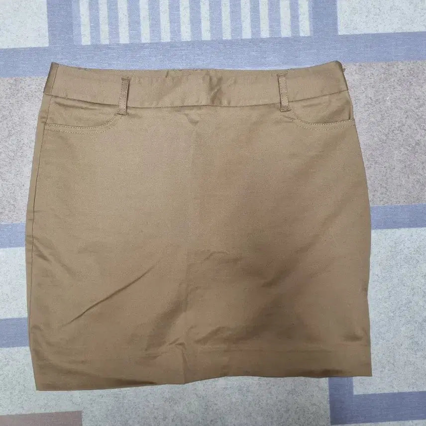 [BUNJANG] Tommy Hilfiger A-Line Beige Skirt Size 4 / 타미힐피거 베이지 스커트