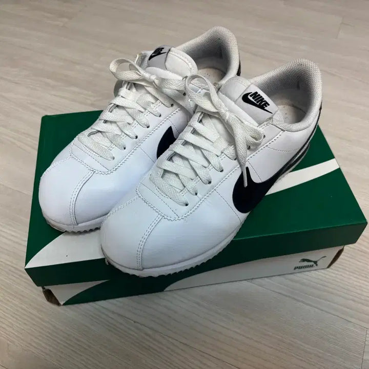 [BUNJANG] Nike Cortez White/Black Sneakers / 나이키 코르테즈 흰검 운동화 250