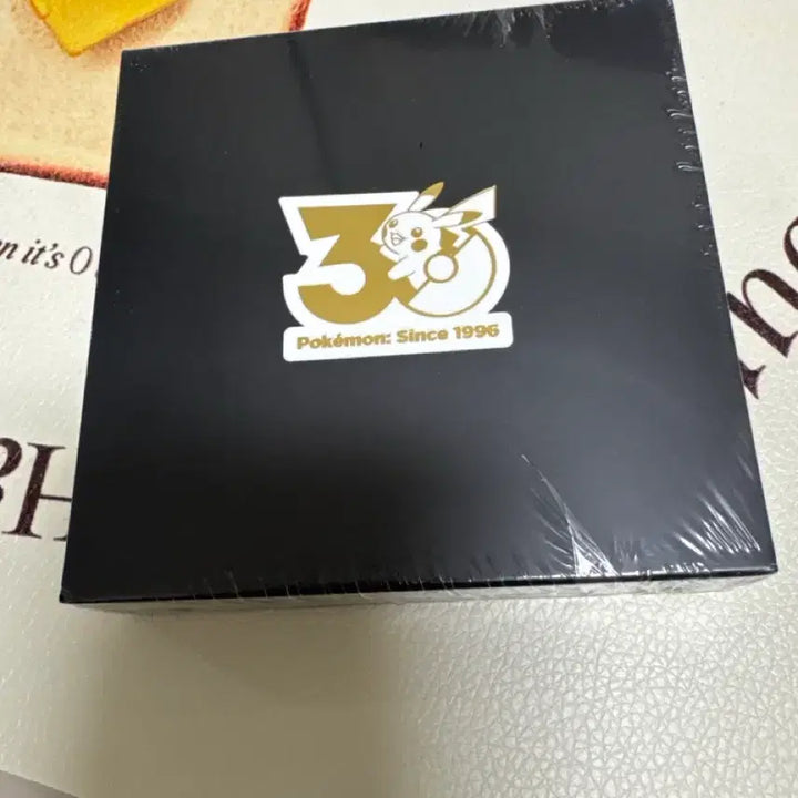 [BUNJANG] Pokemon 30th Anniversary April Limited Edition Badge (Sealed) / 포켓몬스터 4월한정 뱃지 (미개봉)