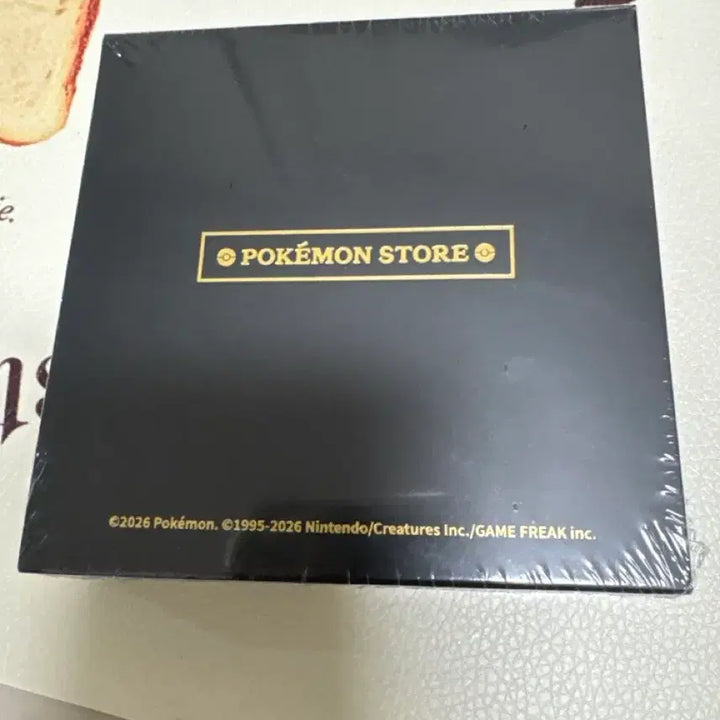 [BUNJANG] Pokemon 30th Anniversary April Limited Edition Badge (Sealed) / 포켓몬스터 4월한정 뱃지 (미개봉)