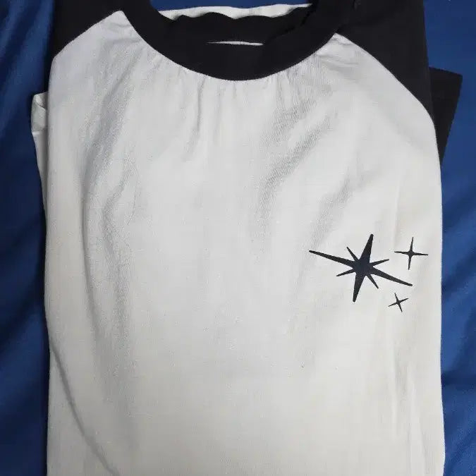 [BUNJANG] SHINee Onew ONEW CONCERT T-Shirt / 샤이니 온유 올라 팬콘서트 티셔츠