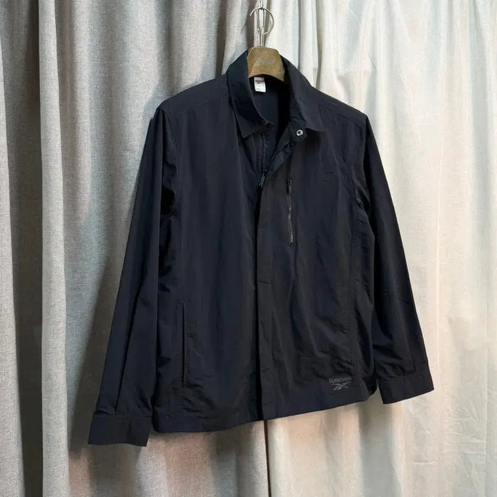 [SOLD OUT] [XL] 리복 Reebok 블랙 경량 바람막이 집업 자켓