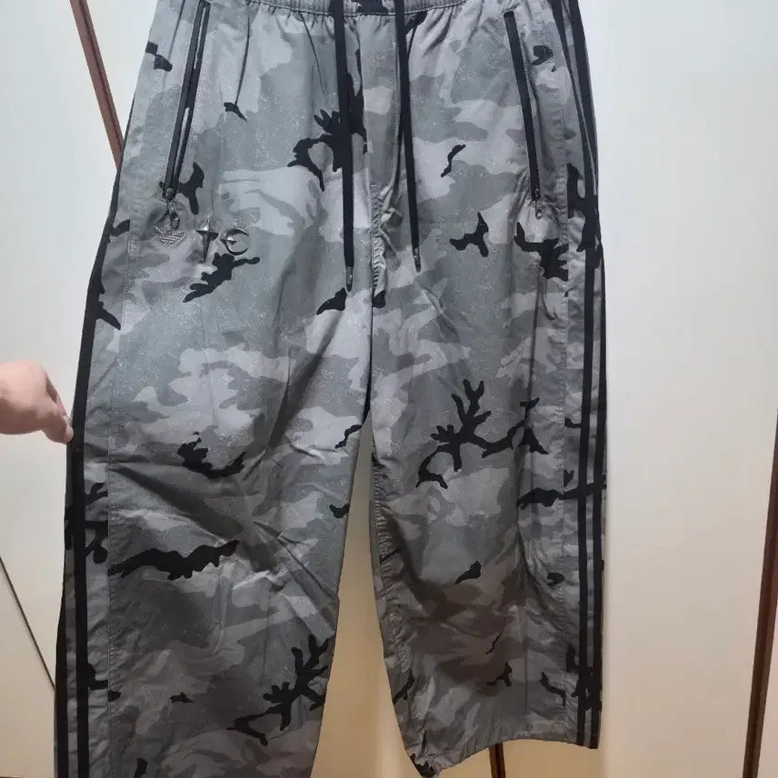 [BUNJANG] Adidas x Thug Club Track Pants - Size L / 아디다스 X 떠그클럽 트랙 팬츠 L사이즈 미착용