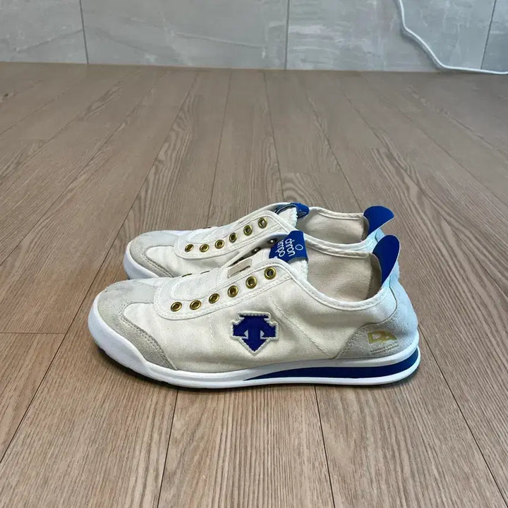 [BUNJANG] Descente Kron Tempo Sneakers Ivory / 데상트 크론 템포 스니커즈 230mm