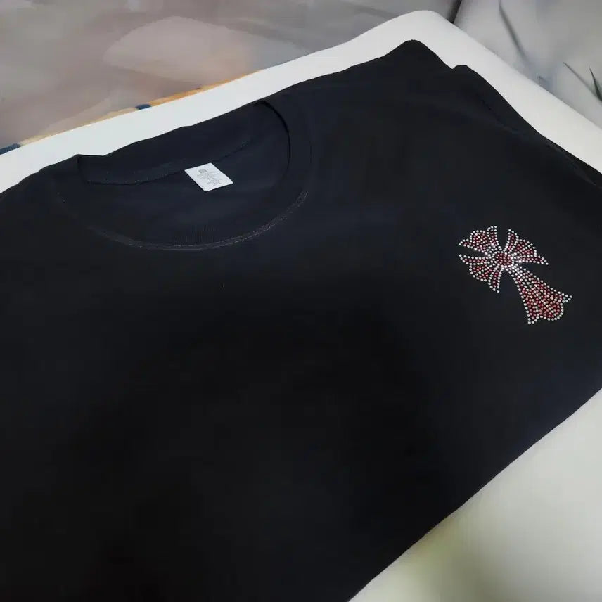 [BUNJANG] Cubic Embellished Short Sleeve T-Shirt / 큐빅장식 반팔티