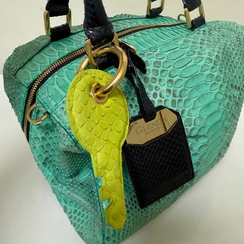 [BUNJANG] Glenda Bloom Mint Python Leather Tote Bag (Includes Dust Bag) / GLENDA BLOOM 민트색 뱀피 토트백(더스트백 포함)