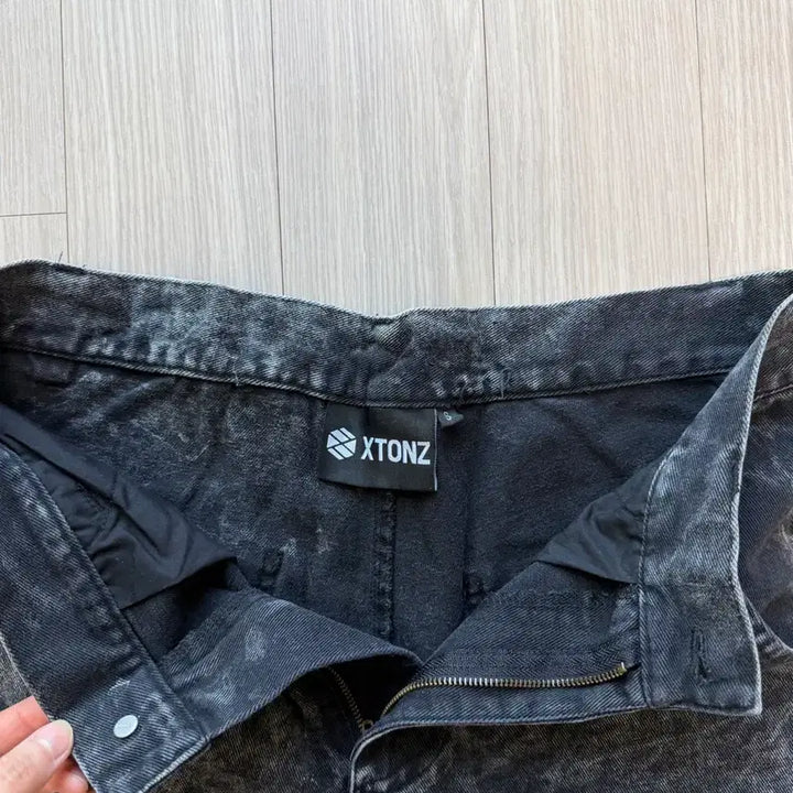 [BUNJANG] XTONZ Tie-Dye Black Denim Pants / XTONZ 엑스톤즈 타이다이 블랙진 데님 팬츠