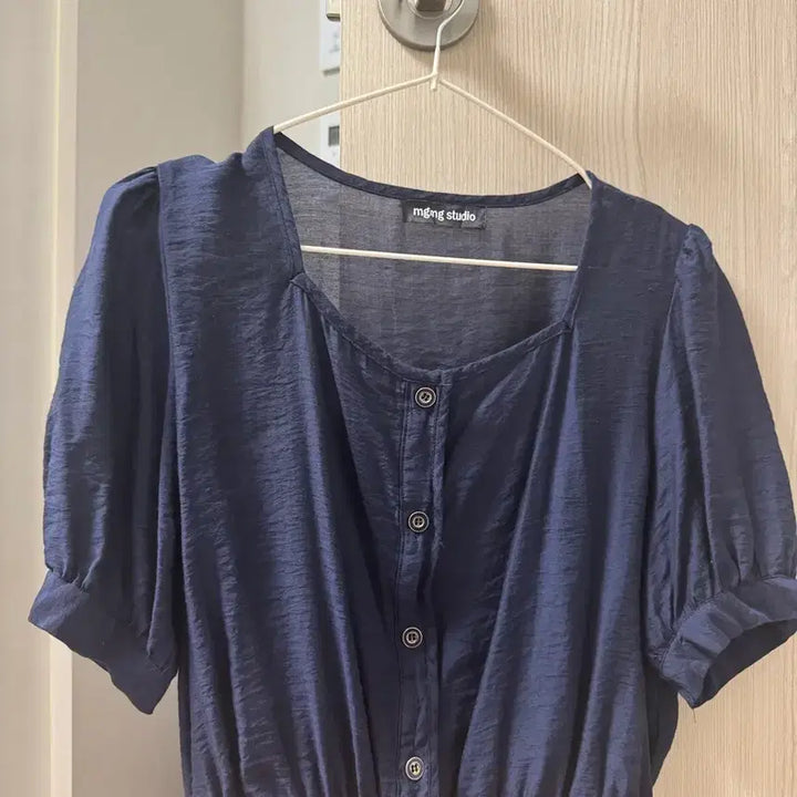 [BUNJANG] Mgmg Studio Cropped Blouse / Mgmg studio 크롭 블라우스 하객룩