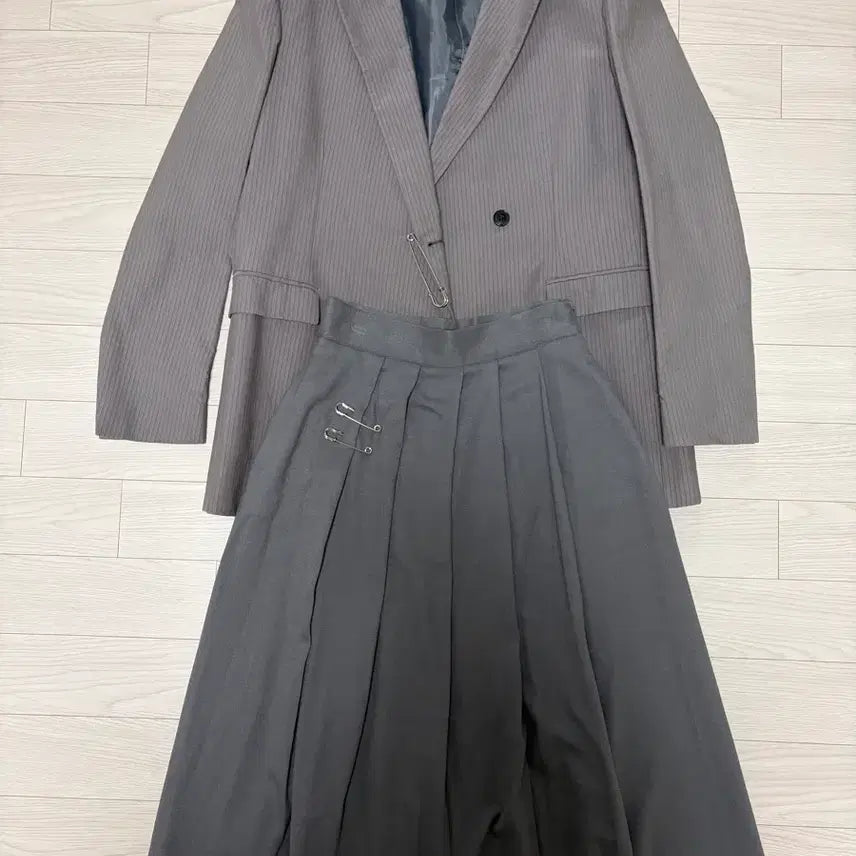 [BUNJANG] 8BYYOOK Yooks Jacket + Pleated Skirt Set Up / 8BYYOOK 육스 자켓 + 플리츠스커트 셋업 40