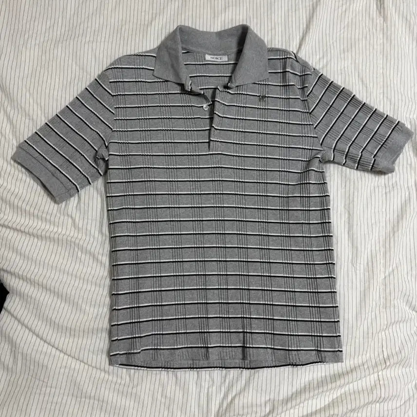 [BUNJANG] Noise Logo Stripe Polo T-Shirt Grey M / 노이스 로고 스트라이프 폴로 티셔츠 그레이 M