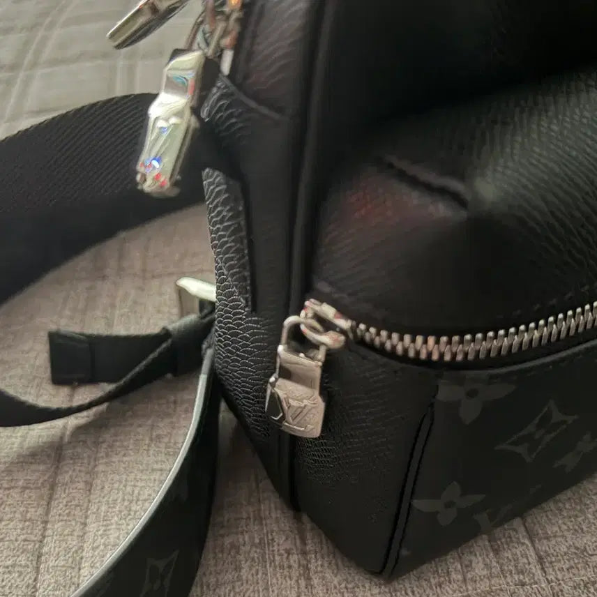 [BUNJANG] Louis Vuitton Outdoor Messenger Bag / 슈퍼 clon 루이비통 섀도우 아웃도어 메신저백 가방 하이엔드