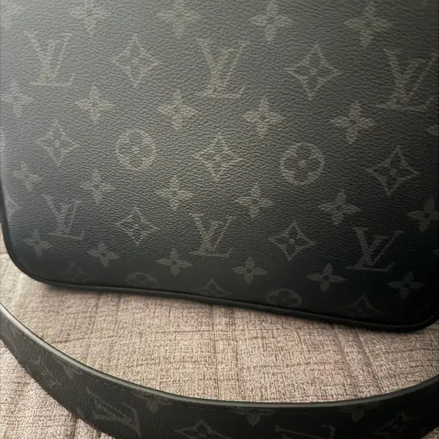 [BUNJANG] Louis Vuitton Outdoor Messenger Bag / 슈퍼 clon 루이비통 섀도우 아웃도어 메신저백 가방 하이엔드