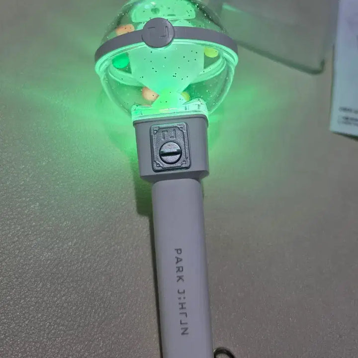 [BUNJANG] Park Jihoon Mini Cheer Stick Keyring / 박지훈 응원봉 키링