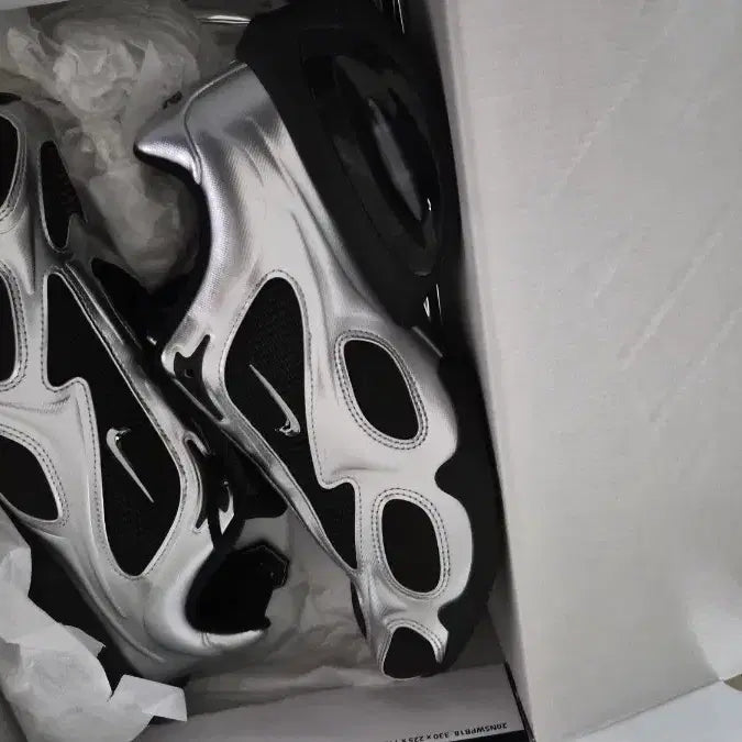[BUNJANG] Nike Air Max Muse Black Metallic Silver (255) / 나이키 에어맥스 뮤즈 블랙 메탈릭 실버 255