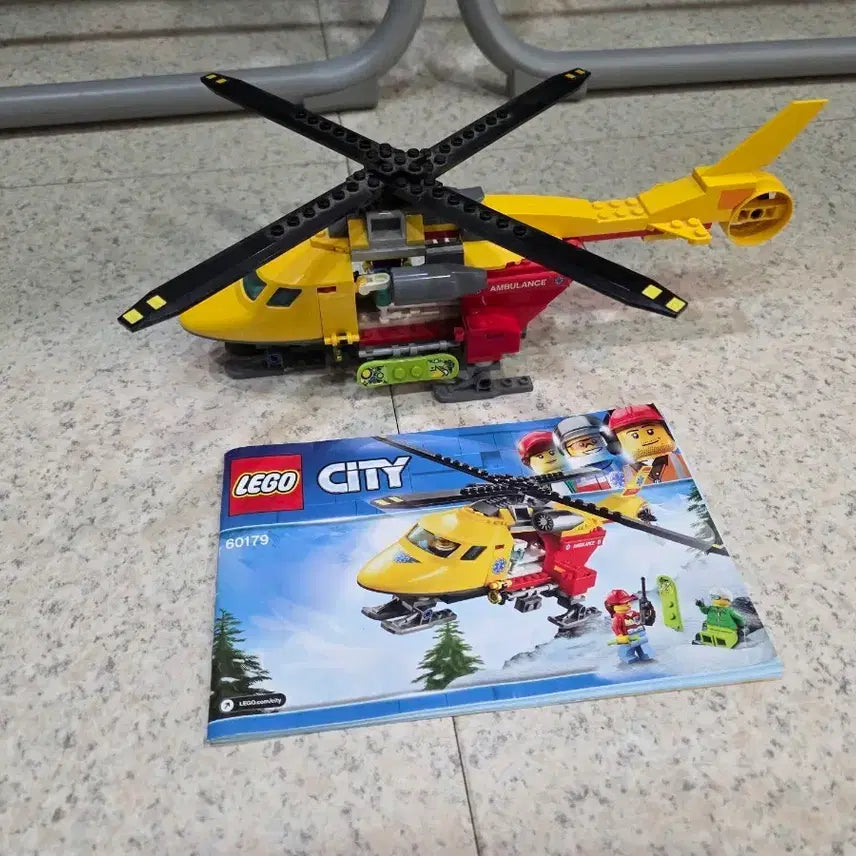 [BUNJANG] LEGO City 60179 Ambulance Helicopter / 레고 시티 60179 구급 헬리콥터