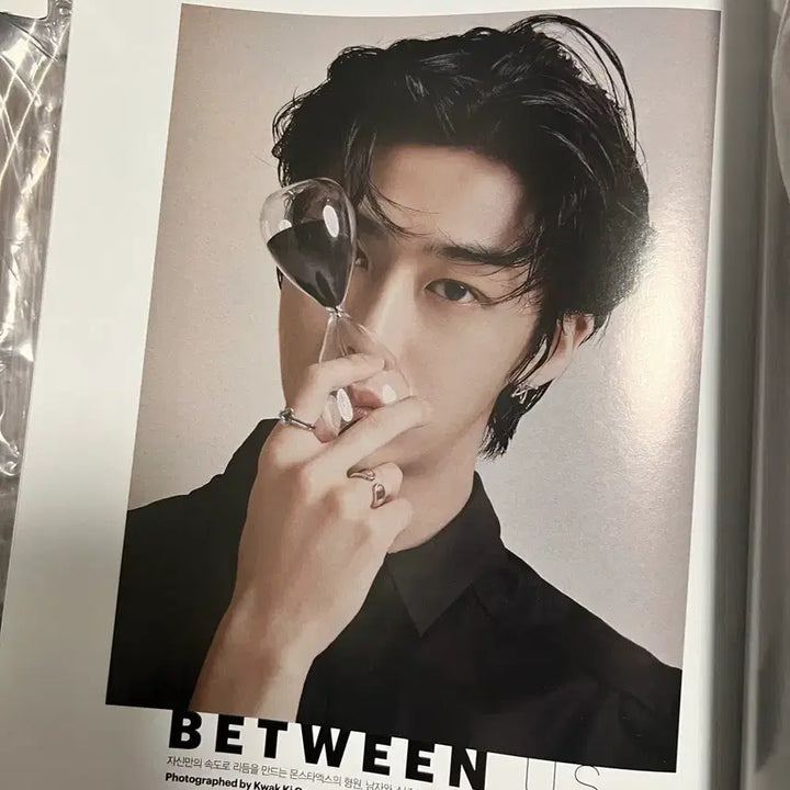 [BUNJANG] MONSTA X Hyungwon Allure Korea Magazine / 채형원 얼루어 코리아 잡지