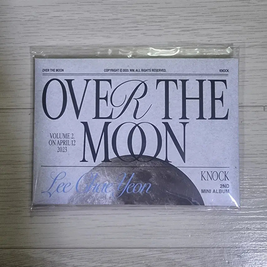 [BUNJANG] LEE CHAE YEON Over The Moon Photocard Album (Sealed) / [미개봉] 이채연 - Over The Moon 포카앨범 판매
