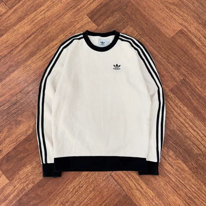 [BUNJANG] Adidas Classic Waffle Crew T-Shirt XS / XS(95) 아디다스 클래식 와플 크루 티셔츠