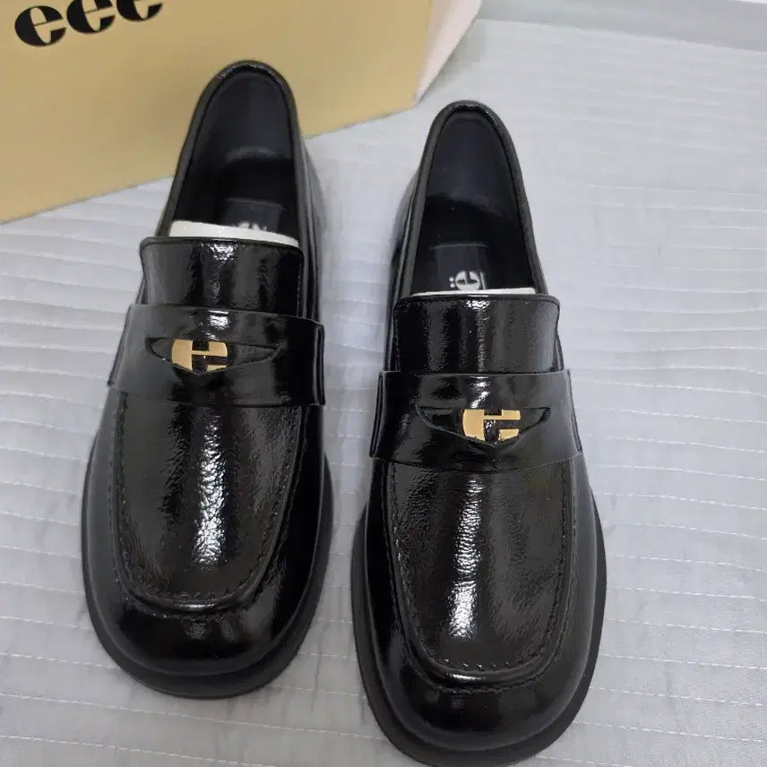 [BUNJANG] Eeeemile Metal Logo Penny Loafers / 이이에 eee마일 메탈 로고 페니 로퍼