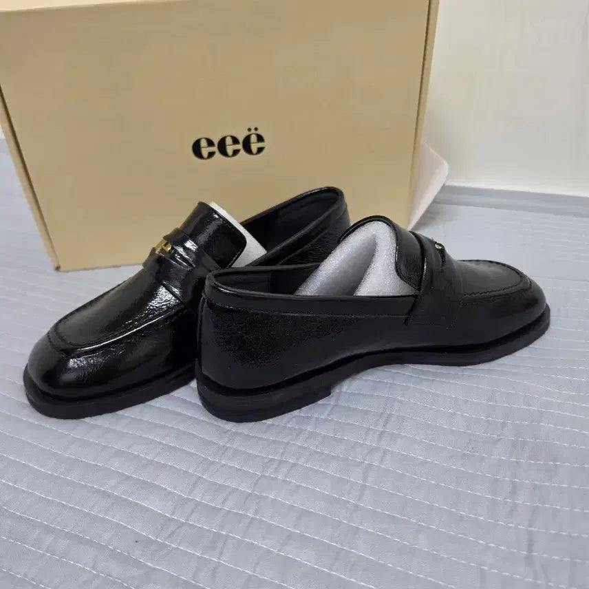 [BUNJANG] Eeeemile Metal Logo Penny Loafers / 이이에 eee마일 메탈 로고 페니 로퍼