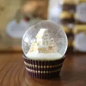 [BUNJANG] Ferrero Rocher House Snow Globe / 페레로로쉐 하우스 스노우볼
