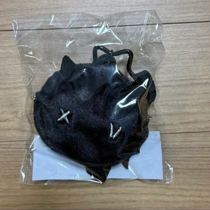 [BUNJANG] Xdinary Heroes Villains Xmonz Backpack Keychain / 엑스디너리히어로즈 엑디즈 빌런즈 엑몬즈 백팩 키링
