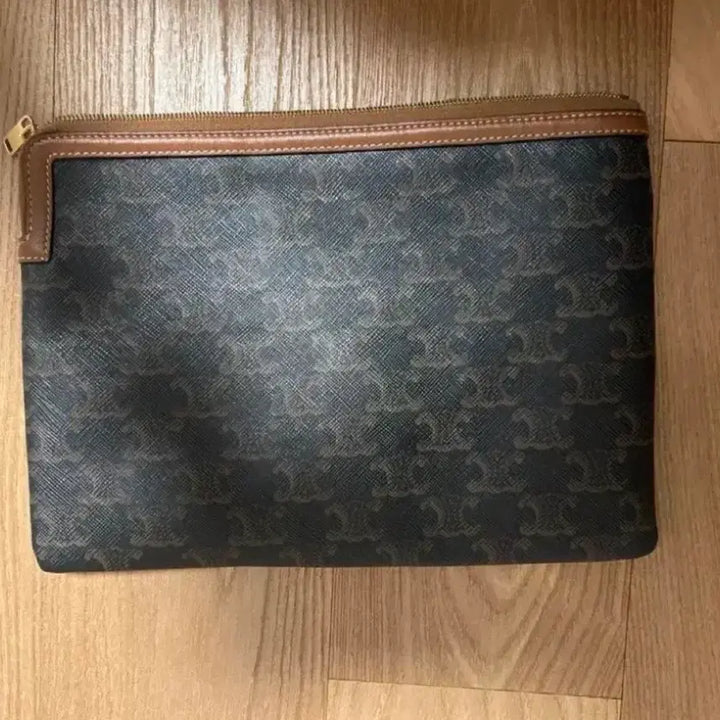 [BUNJANG] Celine Triomphe Canvas &amp; Lambskin Clutch Bag / 셀린느 트리옹프 클러치백
