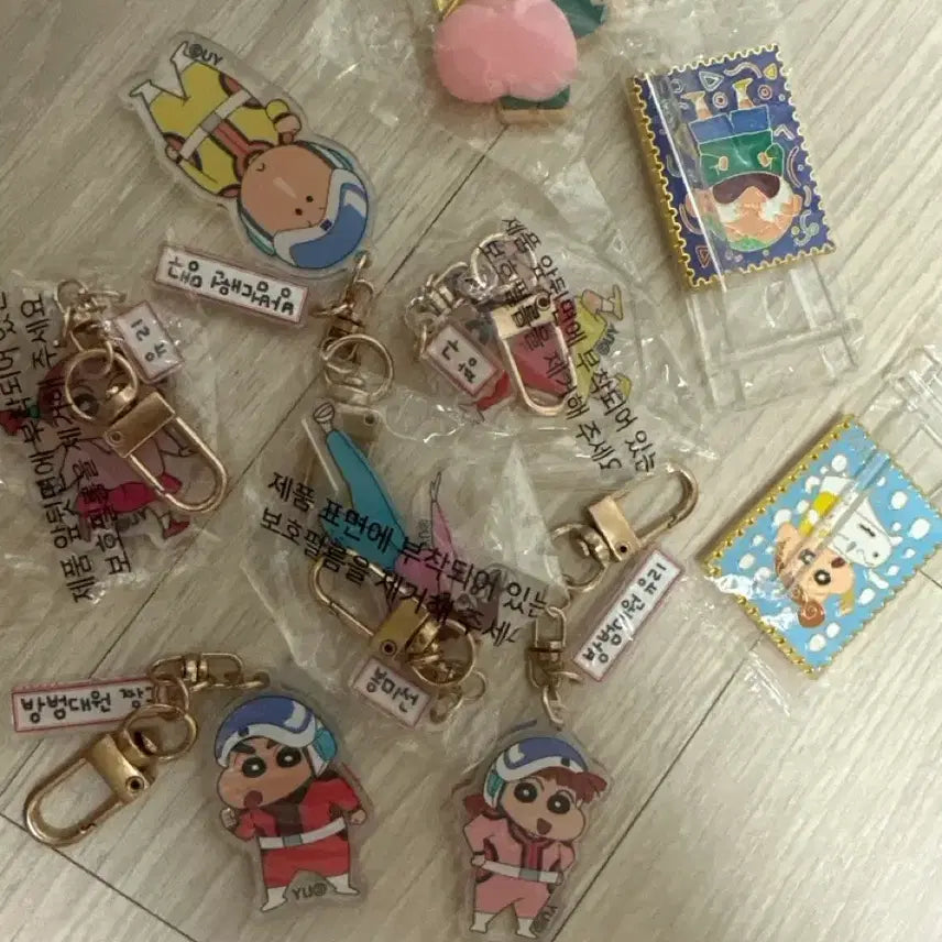 [BUNJANG] Crayon Shin-chan Acrylic Frame Bundle Set / 짱구 키링 액자 일괄