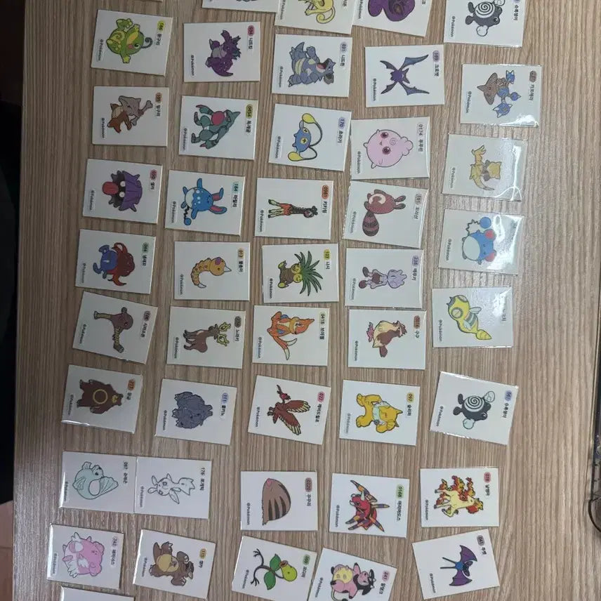 [BUNJANG] Pokemon Stickers Bundle or Individual Sale / 포켓몬 띠부띠부씰 일괄로 팔거나 개별로도 팔아요