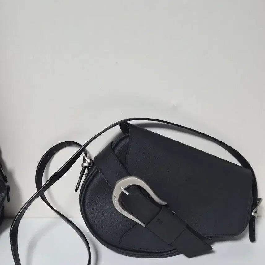 [BUNJANG] LeeWooGama Karas H-Buckle Shoulder Bag Black / 이우가마카라스 H버클 블랙 숄더백