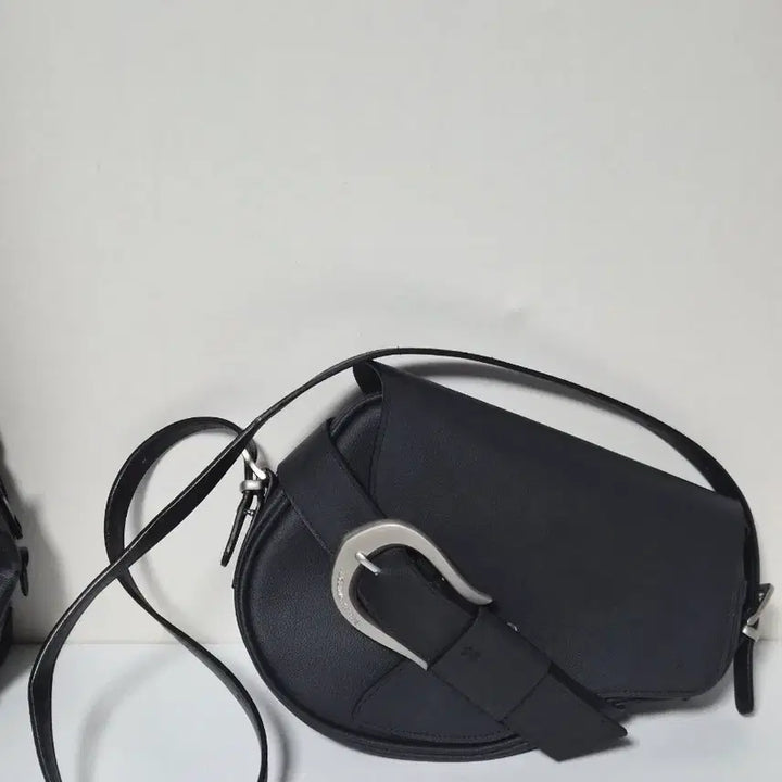 [BUNJANG] LeeWooGama Karas H-Buckle Shoulder Bag Black / 이우가마카라스 H버클 블랙 숄더백