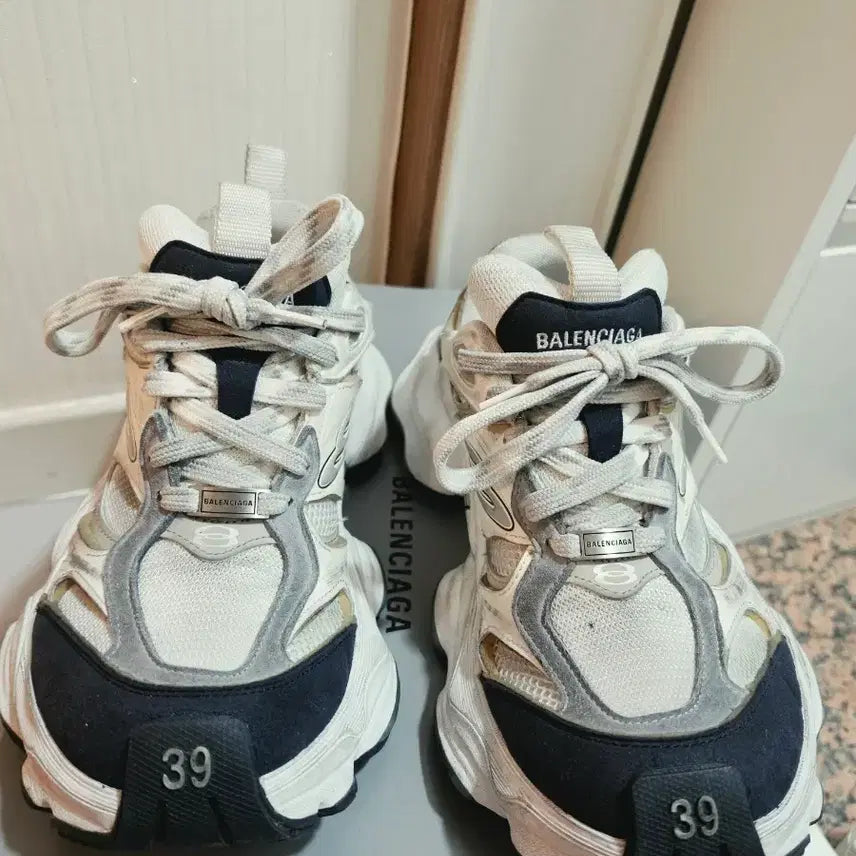 [BUNJANG] Balenciaga Cargo Sneakers White/Gray Suede/Mesh Size 39 / 발렌시아가 카고 스니커즈 화이트/그레이 39