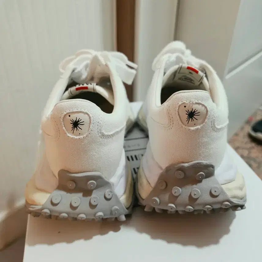 [BUNJANG] Maison Mihara Yasuhiro White Larry Sneakers Size 42 / MMY 메종미하라 화이트 래리 42