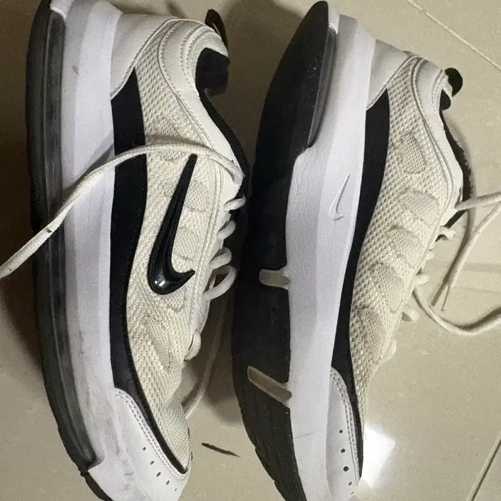 [BUNJANG] Nike Air Max White Sneakers / 나이키 에어맥스 흰색 운동화